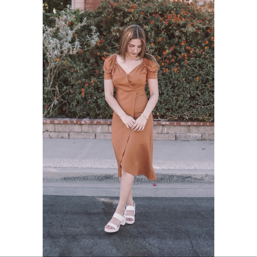 🤍 The Kennedy Puff Sleeve Dress - Picture 6 of 8